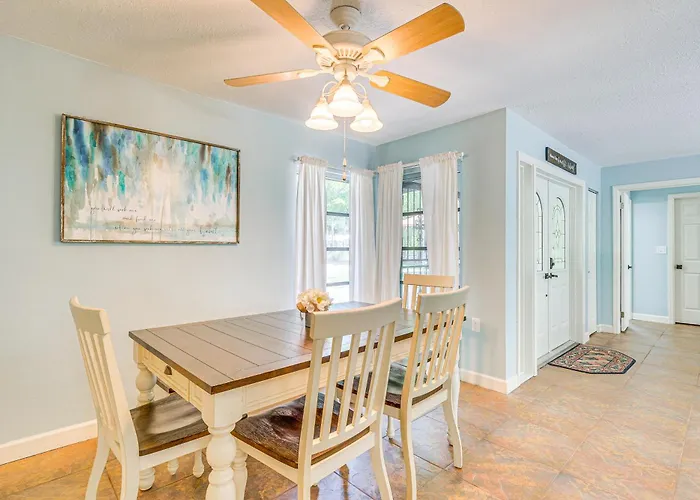 Lovely Crystal River Home W/ Lanai & Pool!