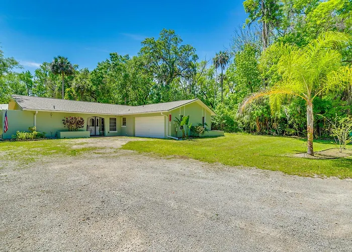 Lovely Crystal River Home W/ Lanai & Pool!