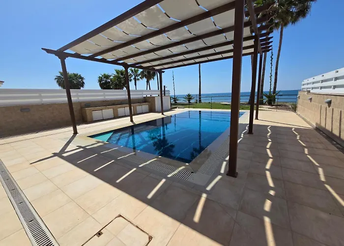Fabulous Beach Front House With Pool