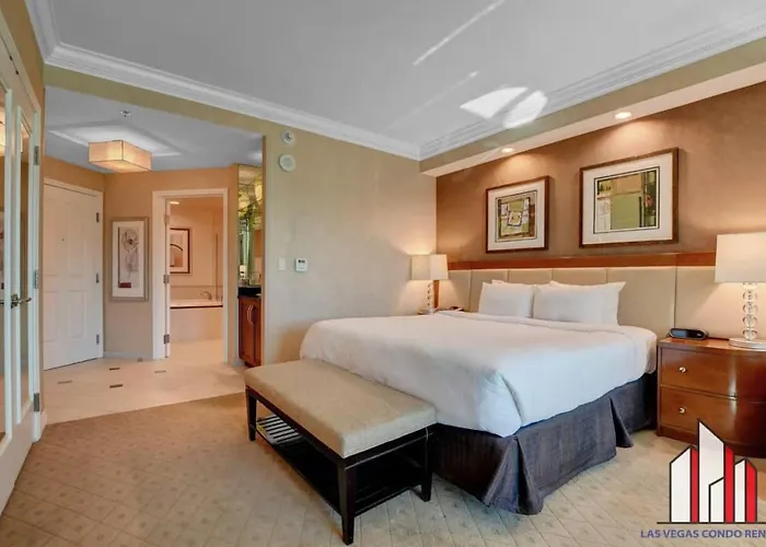 The Signature Jacuzzi Studio W Full Bath & Jacuzzi