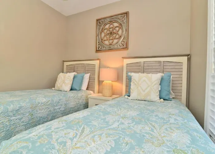 Lakefront Luxury 15000Sf Pool In Amazing Location