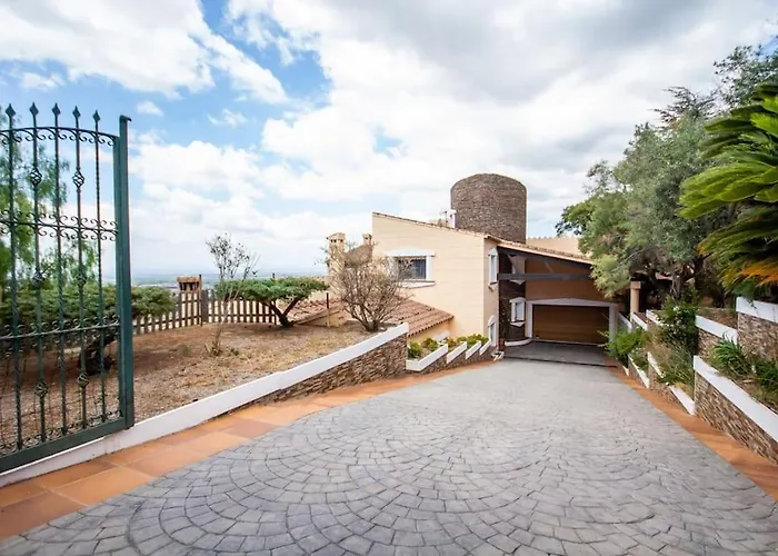 Villa Luxueuse, 2 Piscines, Spa Et Salle De Sport, 5 Chambres, 4 Salles De Bain