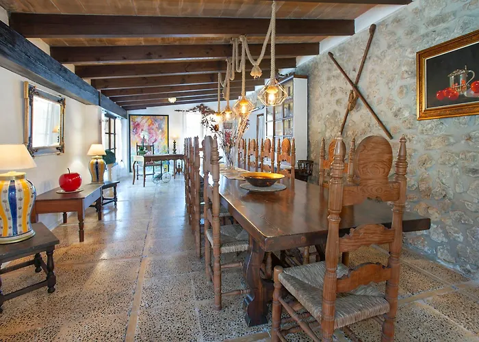 Owl Booking Villa Rafals - Wonder In The Midst Of Nature
