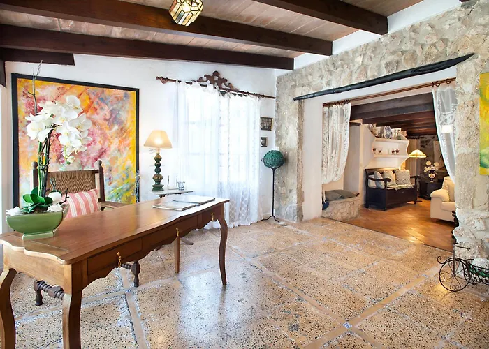 Owl Booking Villa Rafals - Wonder In The Midst Of Nature