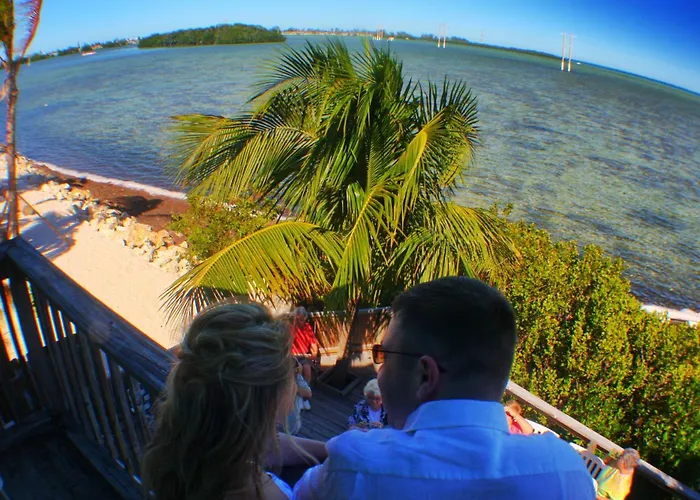 Cheap hotel: Ibis Bay Resort