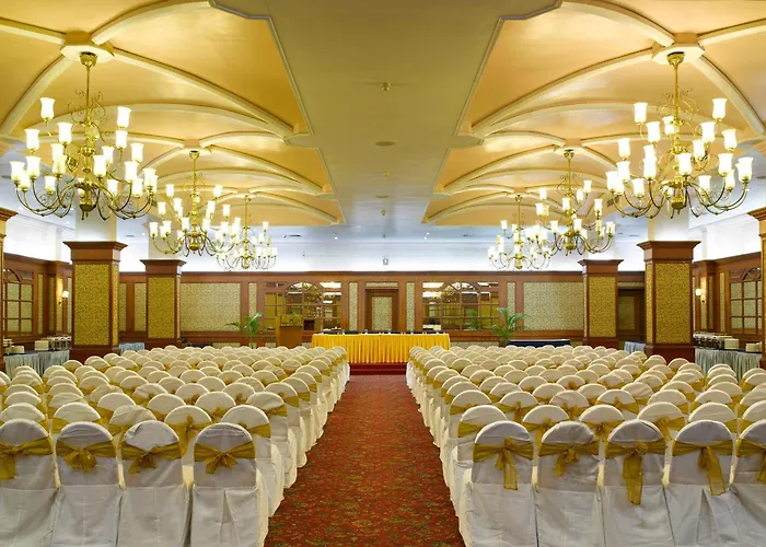 Luxury hotel only: Abad Plaza