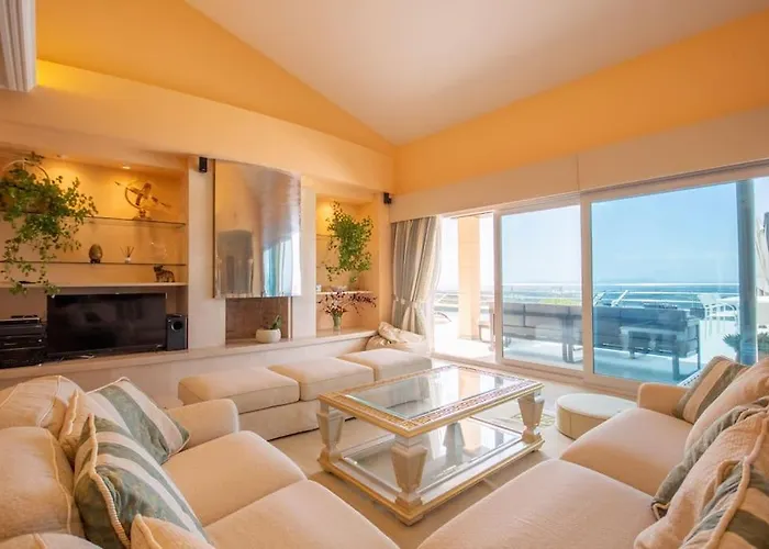 Villa Luxueuse, 2 Piscines, Spa Et Salle De Sport, 5 Chambres, 4 Salles De Bain