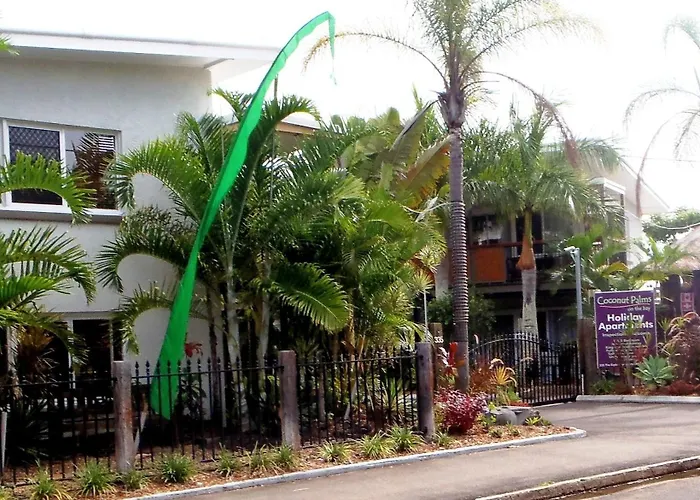 Pet Friendly hotel: Coconut Palms On The Bay