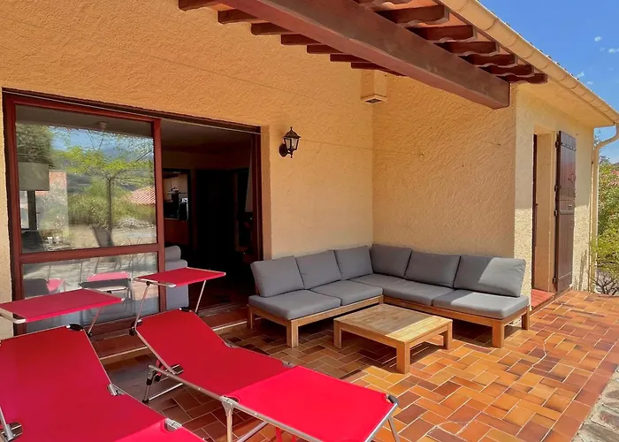 4AMB2 Villa de caractère avec piscine collective