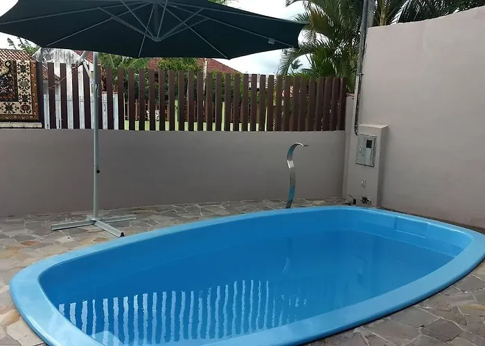 Casa com piscina e ar condicionado condicionado