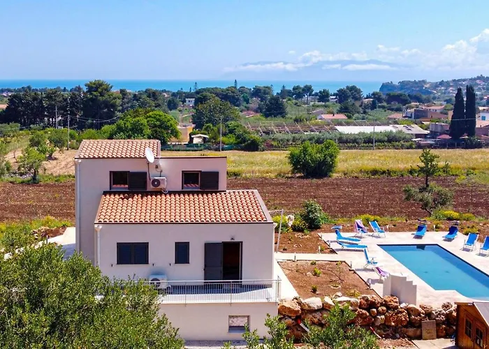 Villa Maguetta with private pool in Scopello