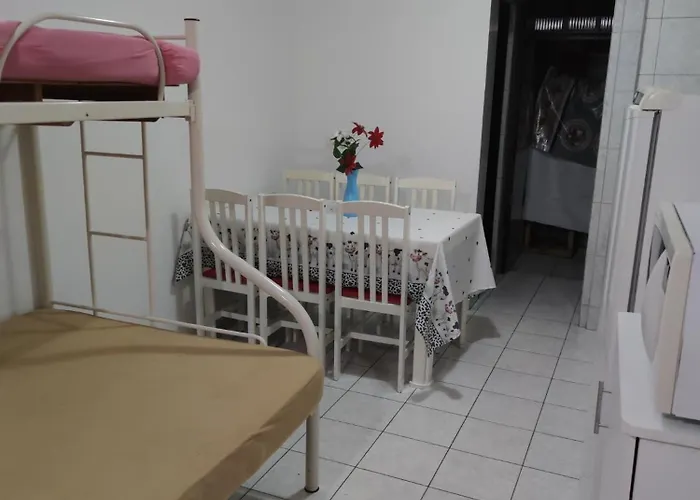 Kitinete Em Matinhos Com Piscina