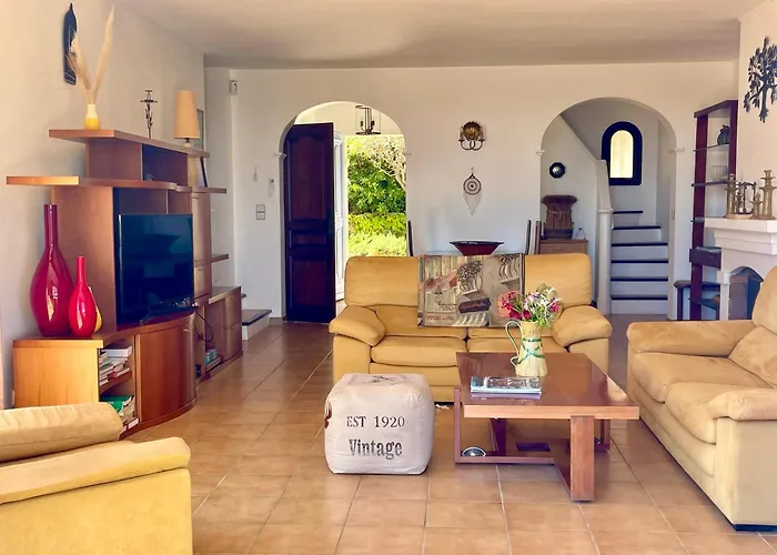 Villa Riviera, Sea View, Pool, Jacuzzi, Sauna, Walk To The Beach