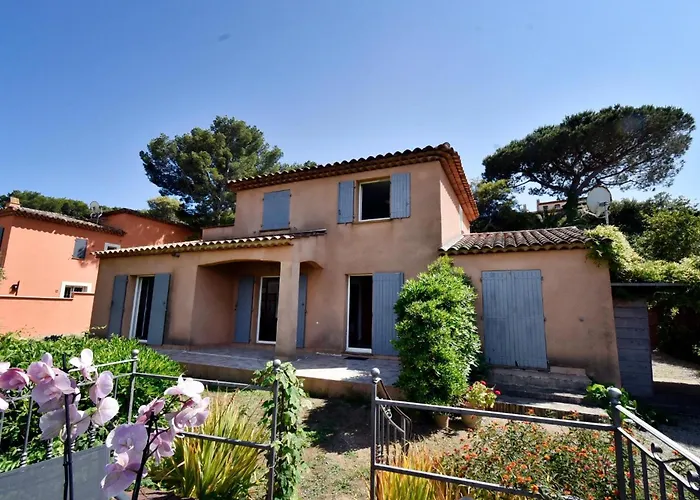 Villa Bellevue, Magnifique Vue Mer! Piscine Chauffee, A10 Mns De La Plage Et Du Centre!