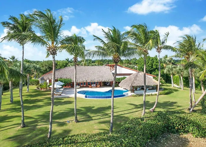 Unique Villa With Ocean And River Views - Staff & Golf Carts