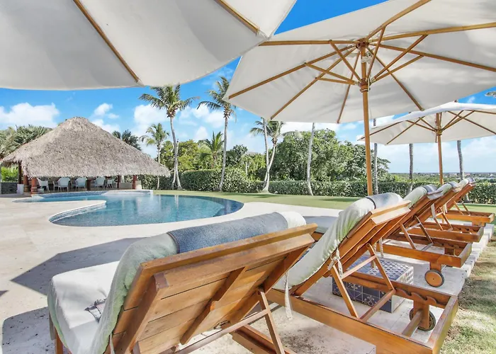 Unique Villa With Ocean And River Views - Staff & Golf Carts