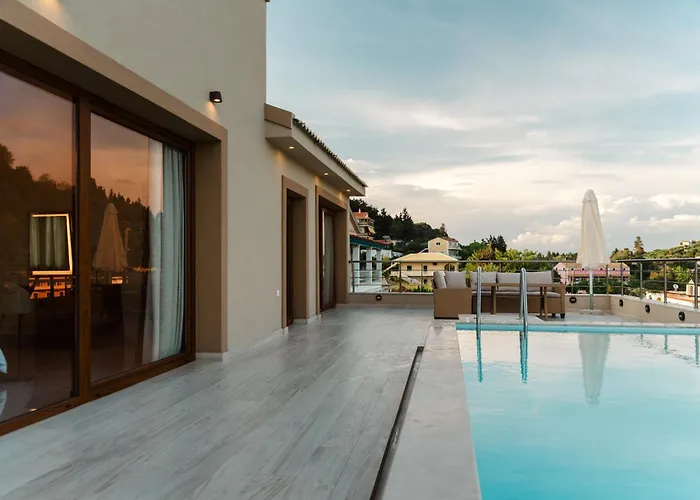 Villa Vasillis-Heated Swimming Pool With Infinity View