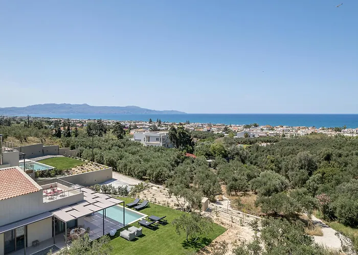 Seaview Villa With Pool In Nature Next To Platanias