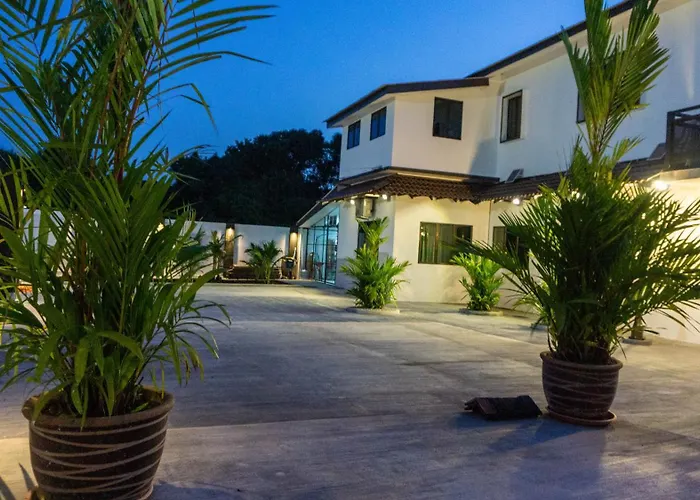 The Bay Pd Beachfront Villa