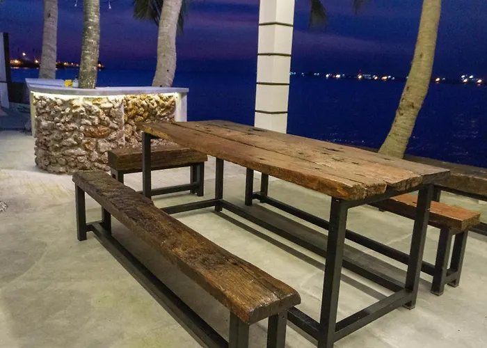 The Bay Pd Beachfront Villa
