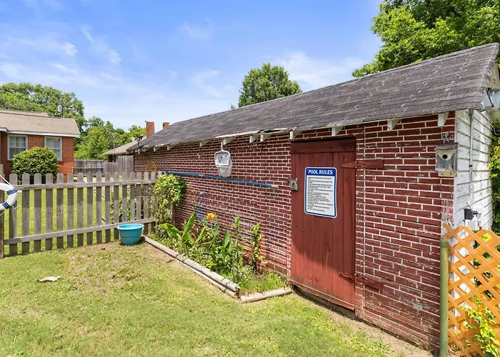 Mins To Zoo - Capitol Heights Hideaway