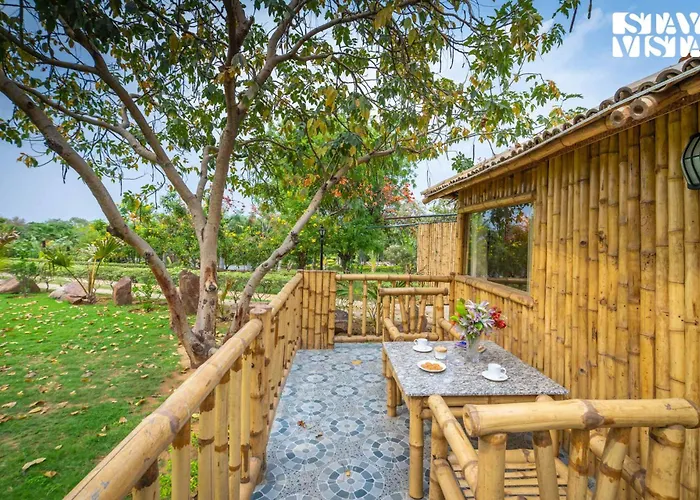 Stayvista At Maple Farms With Pool, Bbq & Bonfire