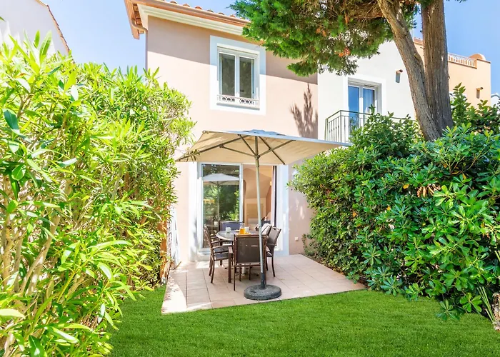 Hôtel 3 étoiles: Résidence Pierre&Vacances le Hameau de la Pinède