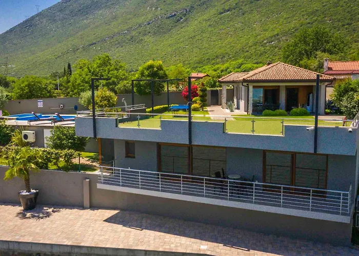 Villa Ana