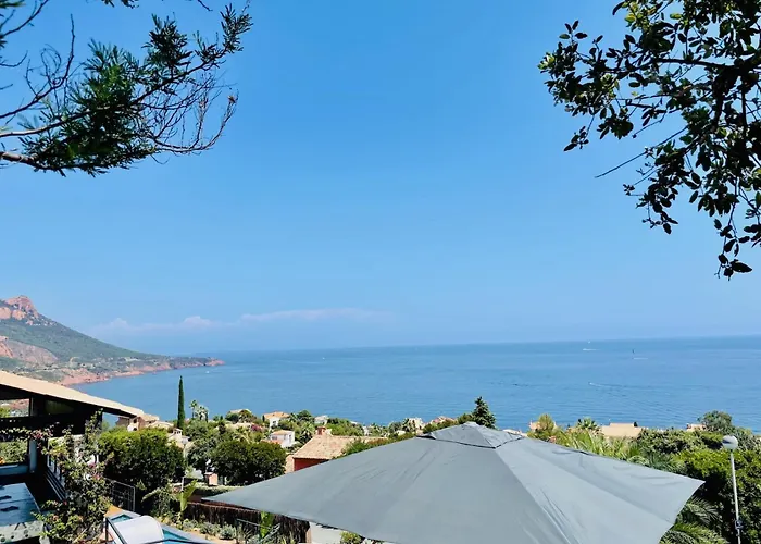 Superbe vue mer et Estérel, Villa Neuve pour 8-10 Personnes, Clim, Piscine