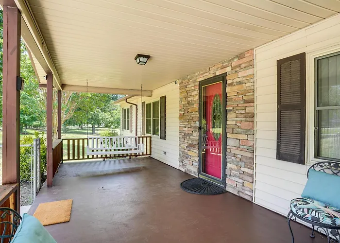 Serene Trenton Home W/ Pool & Mountain Views!
