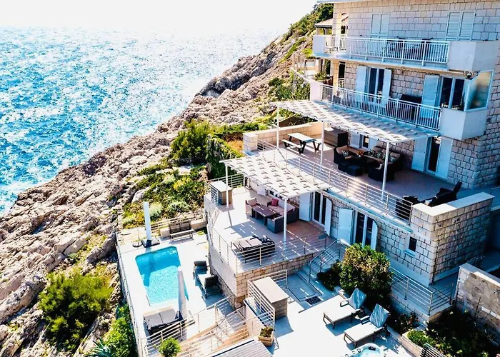 Blue Views Villa With Heated Pool And Jacuzzi