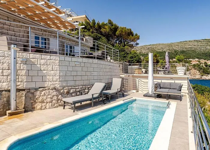 Blue Views Villa With Heated Pool And Jacuzzi