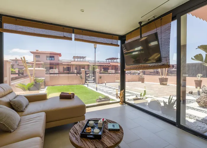 Giraud I - Luxury Modern Villa Next To The Sea With Jacuzzi & Pool