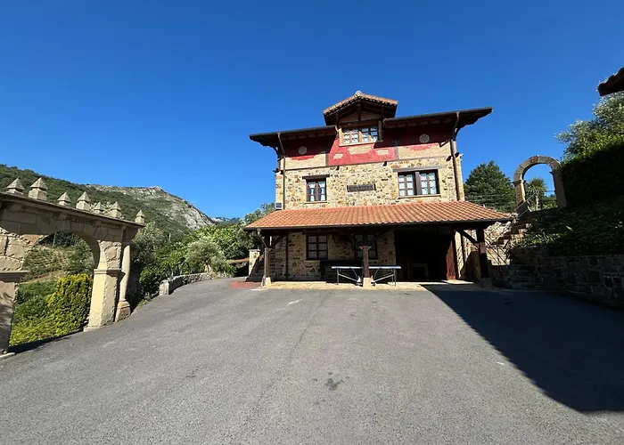 Vivienda turistica jardín con encanto y piscina