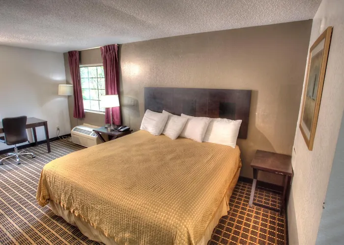 Amerivu Inn & Suites - - Downtown