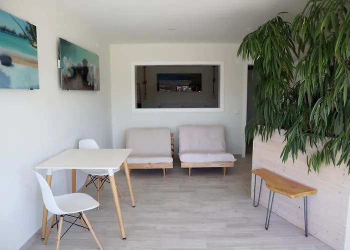 Hillside House Suites & Spa