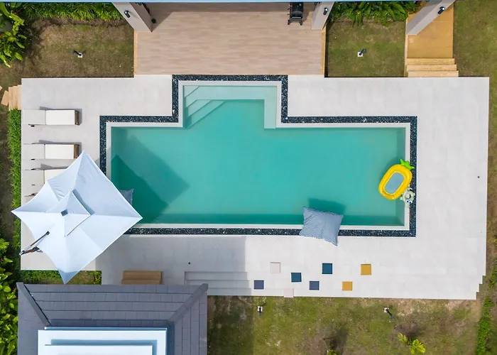 5 Bdr 18 Meter Pool Villa In Laguna Phuket