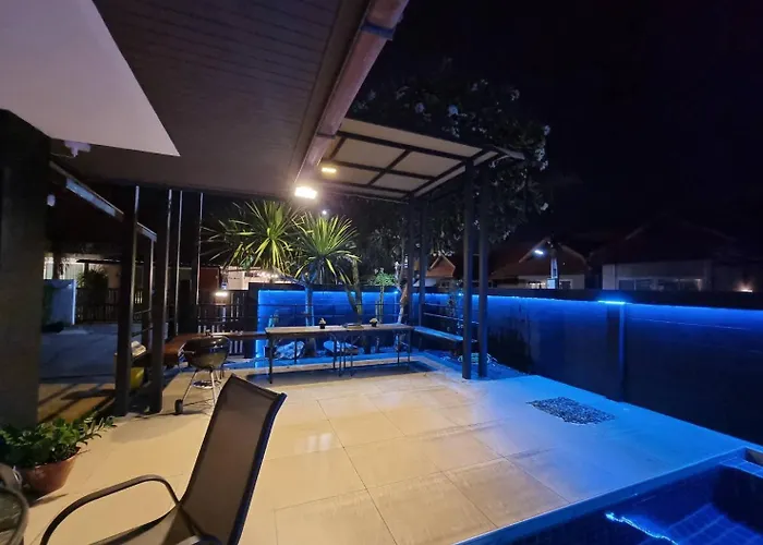 Rest Hub Poolvilla
