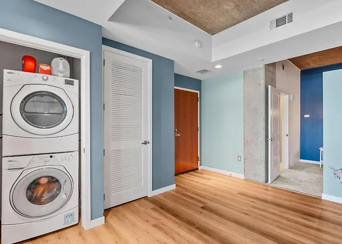1700 Bassett, Unit 818