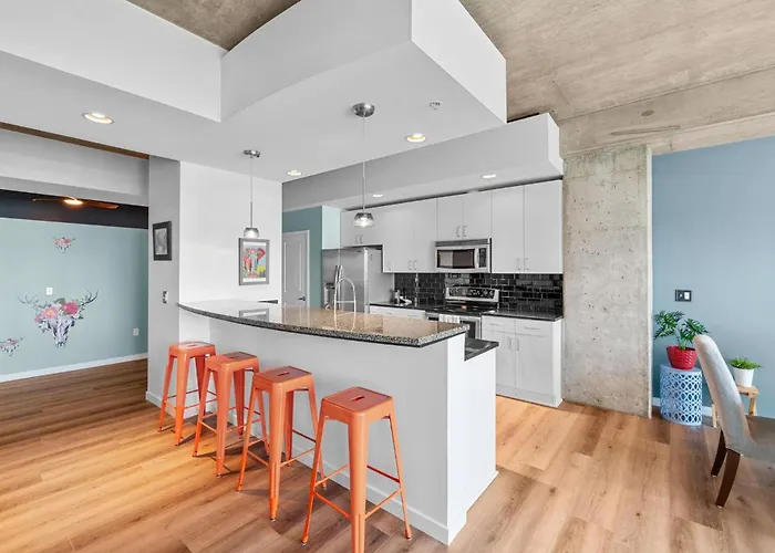 1700 Bassett, Unit 818