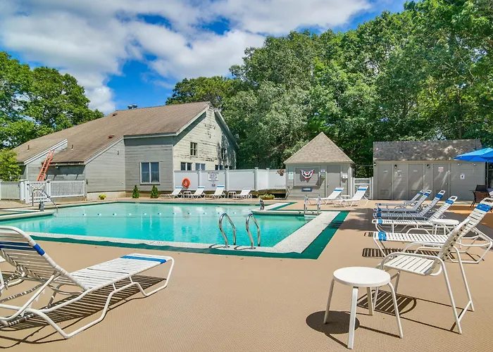 Bright, Coastal Mashpee Condo Near The Commons