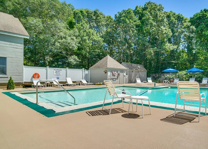 Bright, Coastal Mashpee Condo Near The Commons