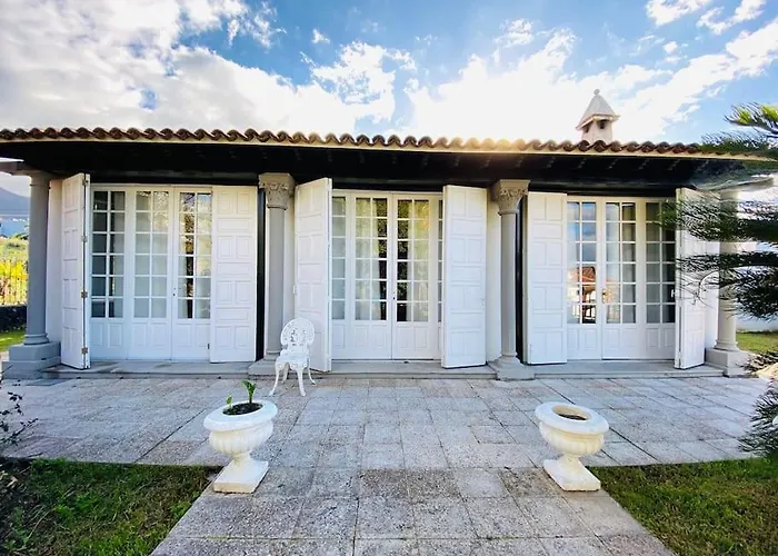 Villa en el campo con piscina privada a 2 mins y sunsets!