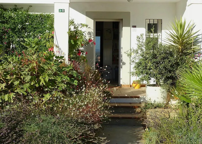 Blue Ark, villa vue mer avec piscine, idéale en famille face à Gibraltar