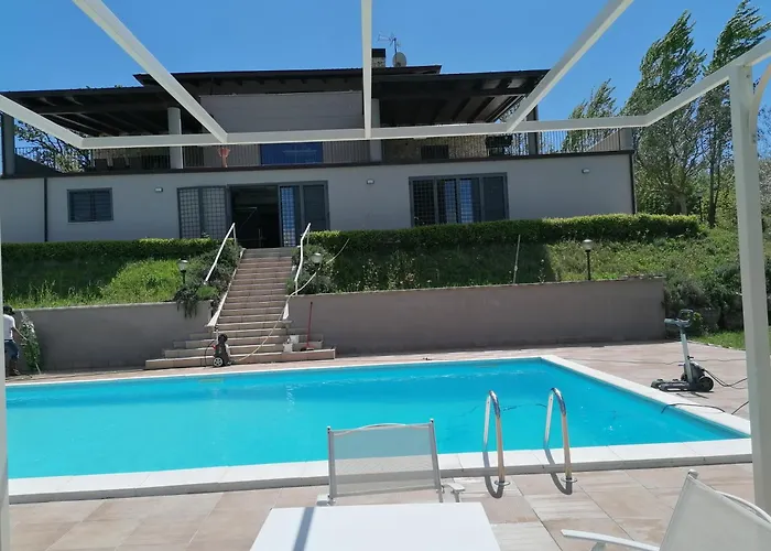 Villa Santoro al Paradiso Verde, Villa intera con Piscina