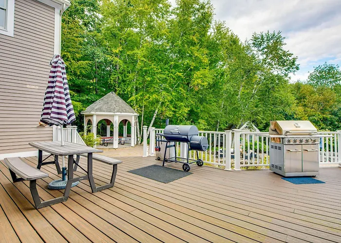 Deck For Entertaining: Belmont Group Getaway