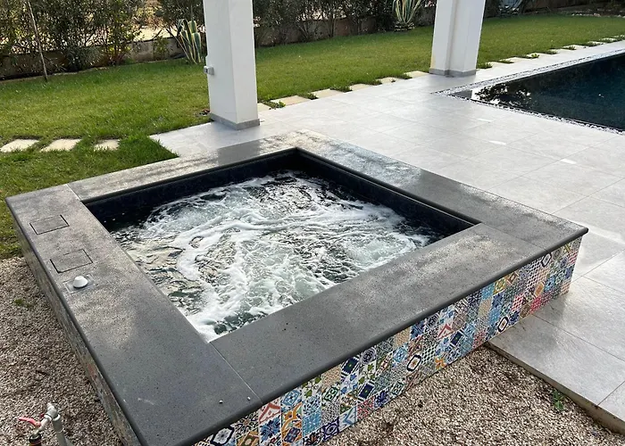 Villa Kalorama-Private Pool & Hot Tub