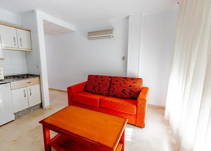 Hotel cerca del colegio: Apartamentos Aixa