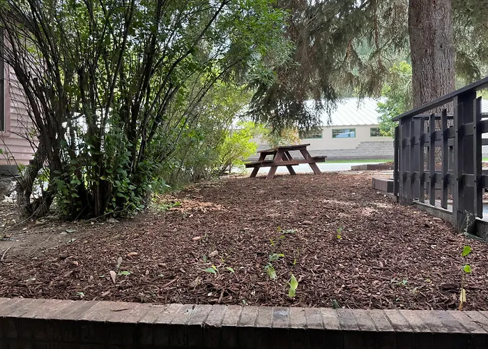 Shadow Mountain Lodge