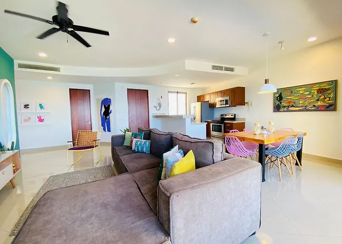 Gavias Grand Cerritos